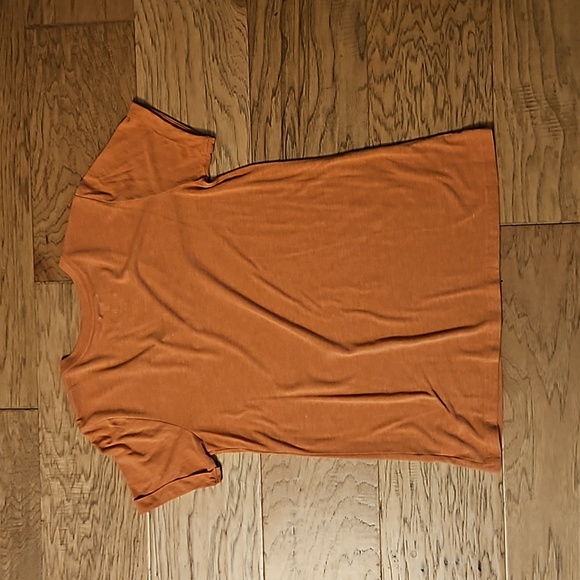 UT Hook Em Horns Tee Texas Longhorns Burnt Orange V neck Medium Short Sleeves - Picture 6 of 6